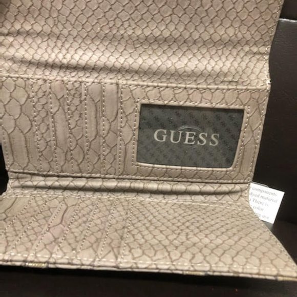 WOMANS GUESS CHIC LUXE SNAKESKIN WALLET - Picture 5 of 8